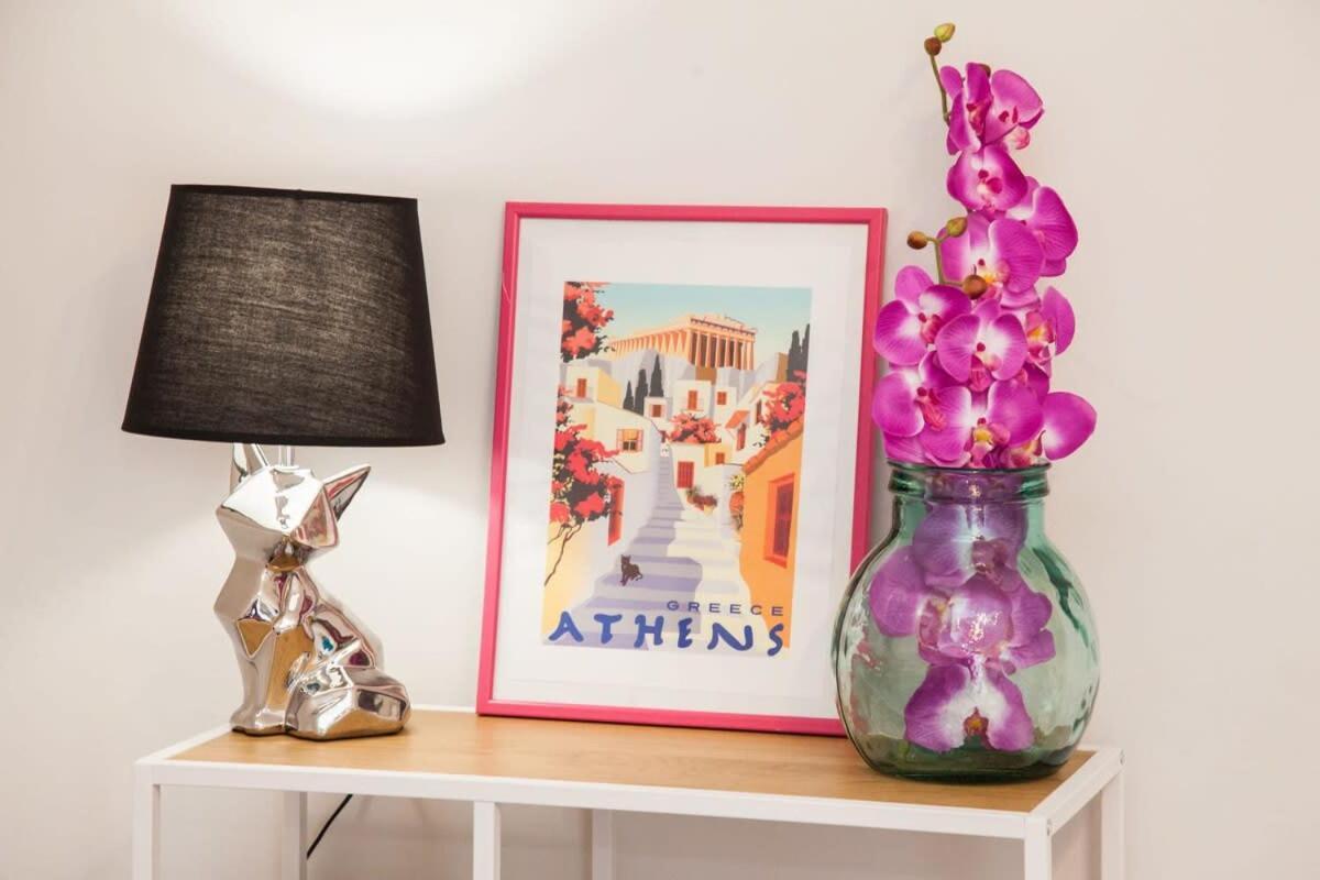 אתונה Contemporary Stylish Apartment Located Near Metaxourgeio Area מראה חיצוני תמונה