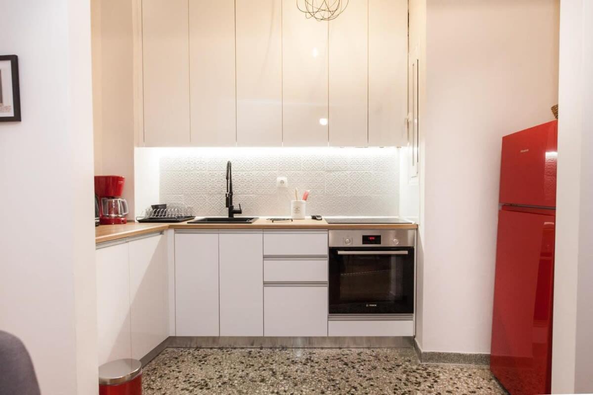 אתונה Contemporary Stylish Apartment Located Near Metaxourgeio Area מראה חיצוני תמונה
