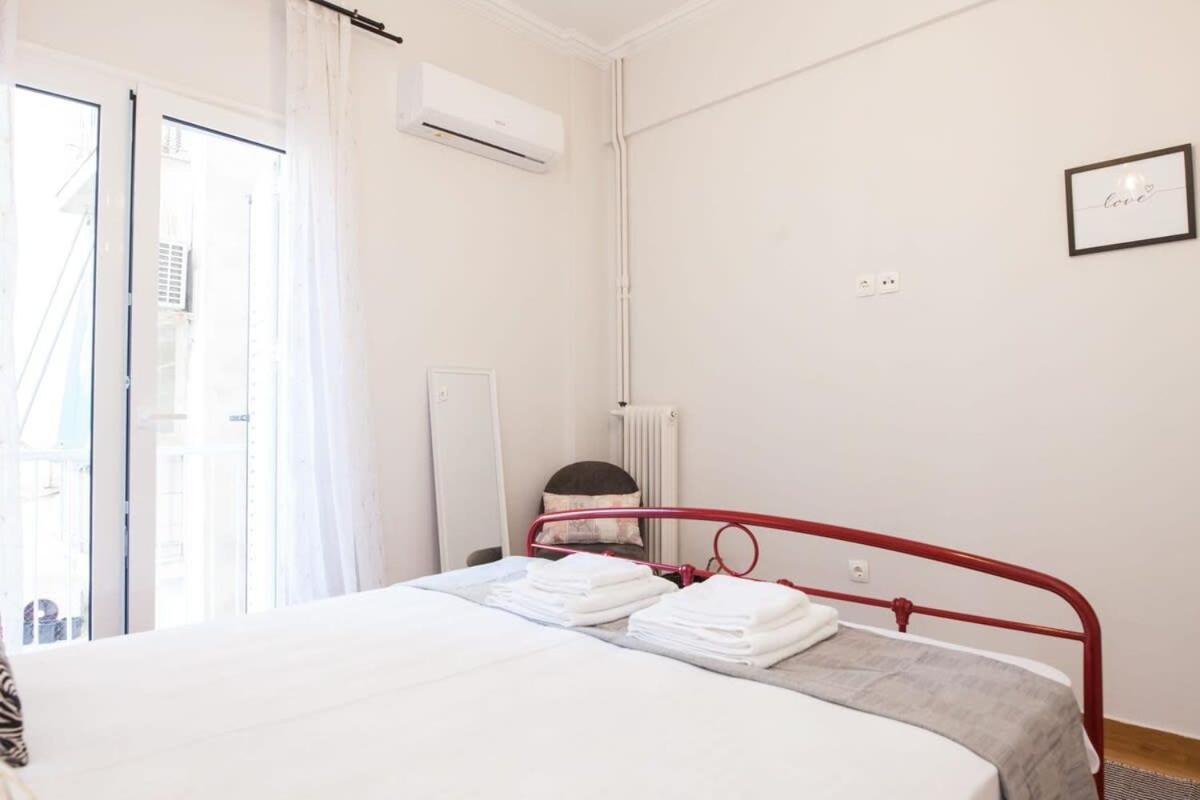 אתונה Contemporary Stylish Apartment Located Near Metaxourgeio Area מראה חיצוני תמונה
